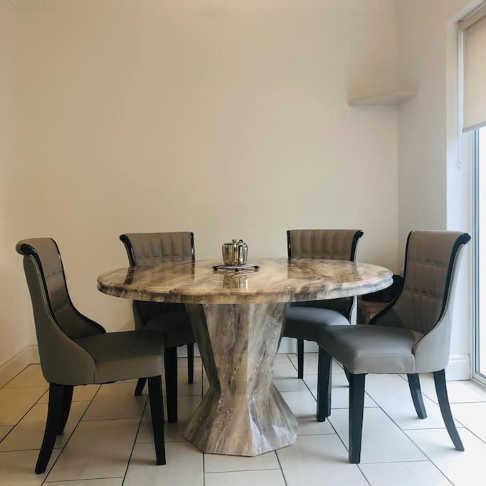 Townhouse Clifden: Located In The Heart Of Connemara Villa Exterior foto