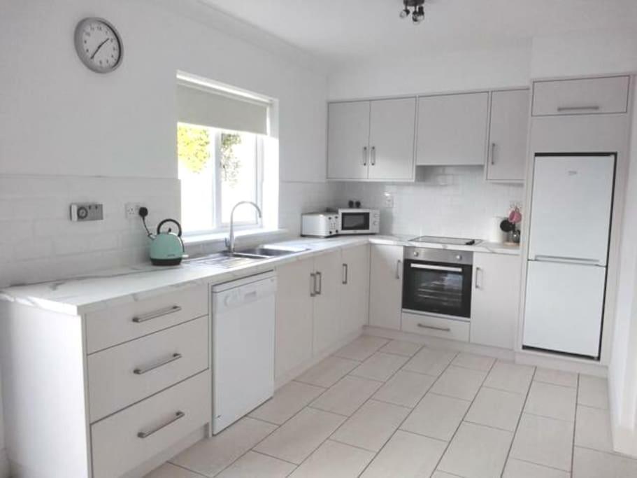 Townhouse Clifden: Located In The Heart Of Connemara Villa Exterior foto