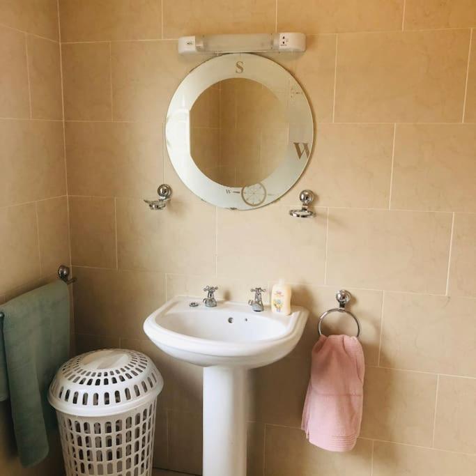 Townhouse Clifden: Located In The Heart Of Connemara Villa Exterior foto