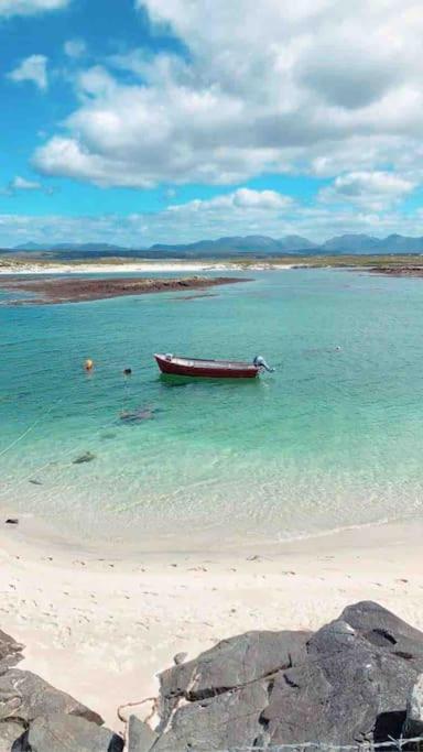 Townhouse Clifden: Located In The Heart Of Connemara Villa Exterior foto